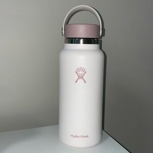 WHOLE FOODS EXCLUSIVE JUNEBERRY HYDROFLASK